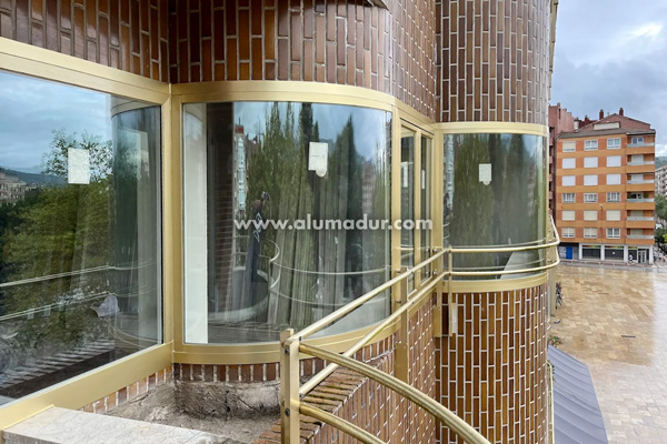 Ventanas curvadas instaladas en Gipuzkoa